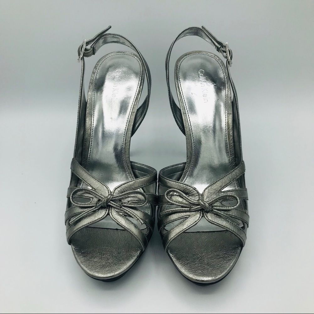 NEW CALVIN KLEIN SILVER LEATHER SLINGBACKS - Picture 5 of 10